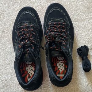 Vans Black and Orange Low-Profile Skate Sneaker Rowan 2 sz 11.5 in box